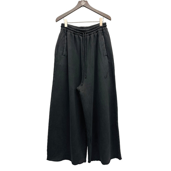 LU'U DAN RAW-CUT BONTAN OVERDYED BLACK