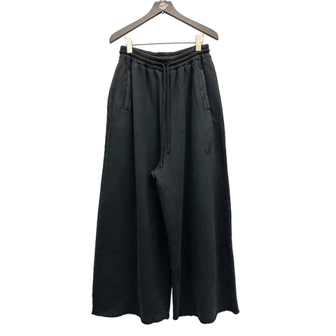 LU'U DAN RAW-CUT BONTAN (OVERDYED BLACK)